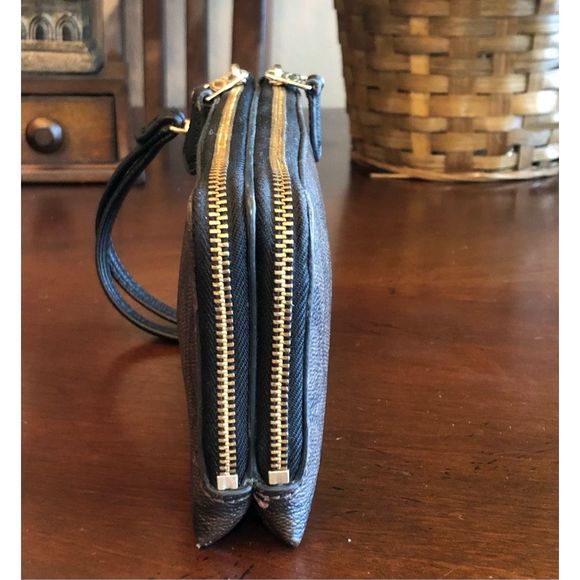 COACH - Signature Corner/Double Zip Wristlet Brown/Black Covered Canvas. PERFECT - Picture 3 of 16